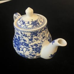 Beautiful Chinese Blue and White Teapot for you or Someone Special on Mother’s Day