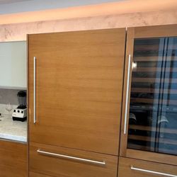  Used Sub-Zero Counter-Depth Refrigerator $125  Dlls 