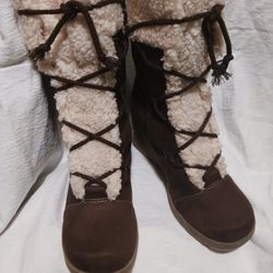 Bongo Woman's Suede Wedge Boots