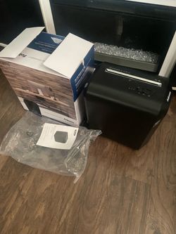 Fellowes Cross-Cut Shredder, Black, P-4, 10 Sheets Per Pass, LX65