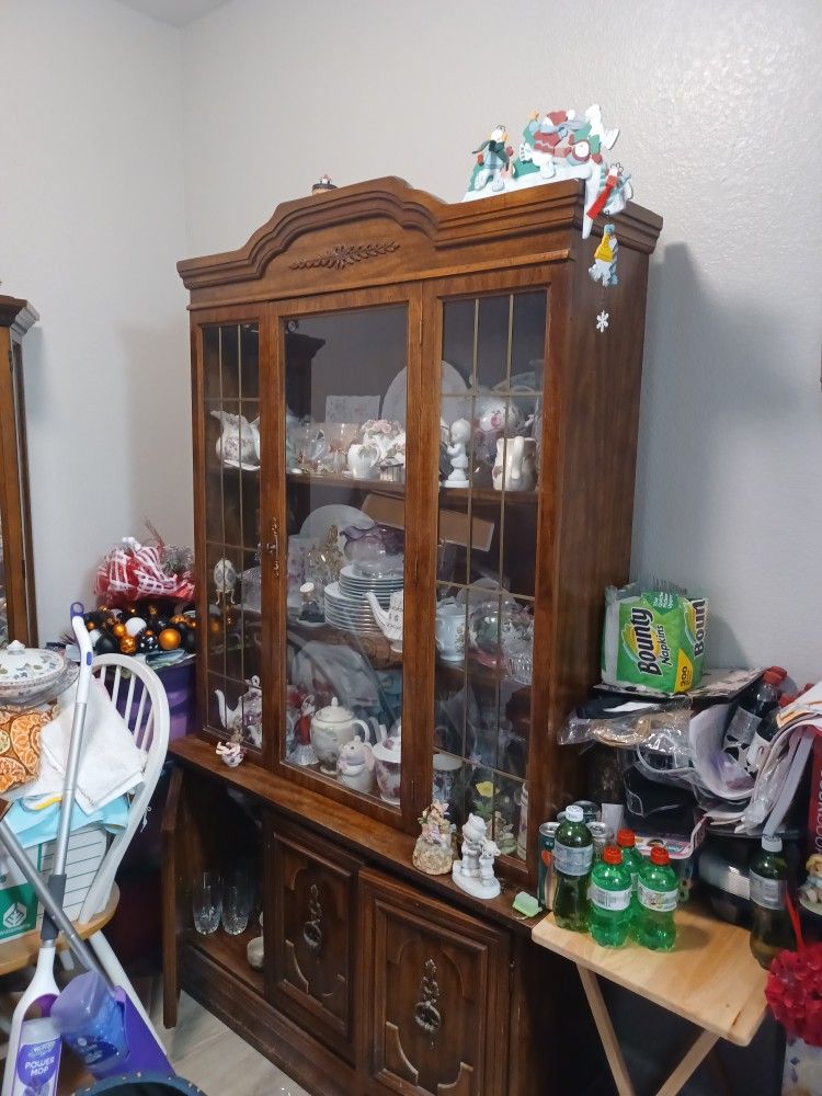 Beautiful Double China Cabinet From The 80s