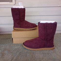 Ugg Australia Women's Classic Boots short Size 8