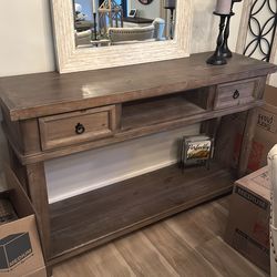 Entryway wooden console table decor