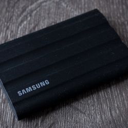 Samsung T7  4TB