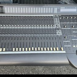Mackie D8B Digital Mixing Console With CPU-Power Supply