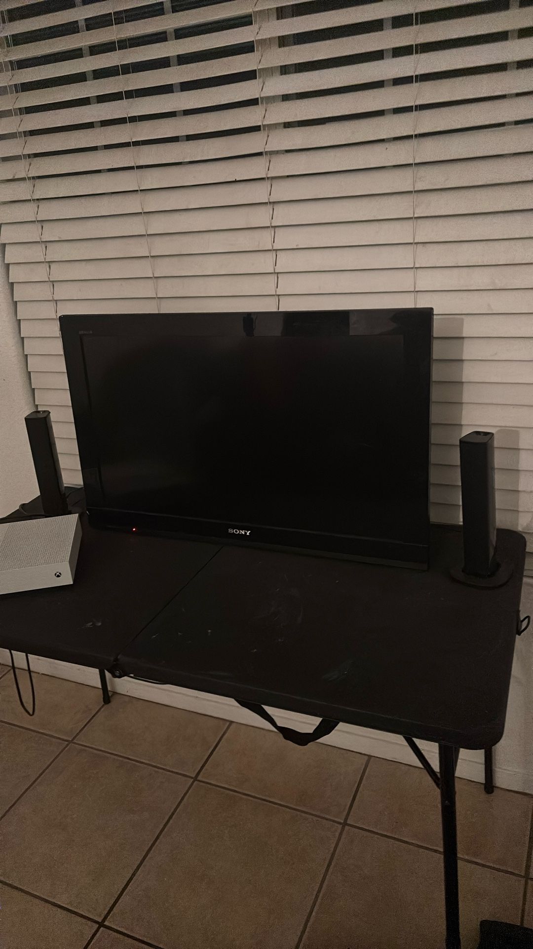 Sony Tv With Wall Mount, Sound Speakers