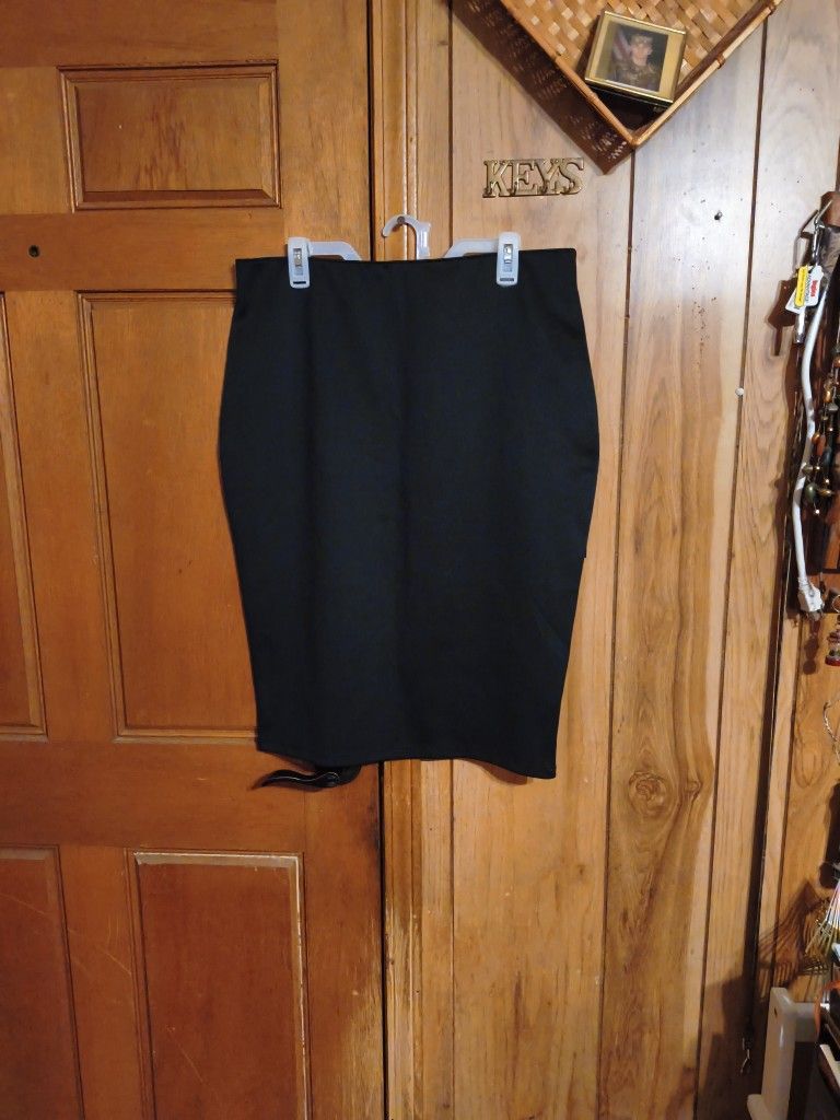 APT9 Skirt XL