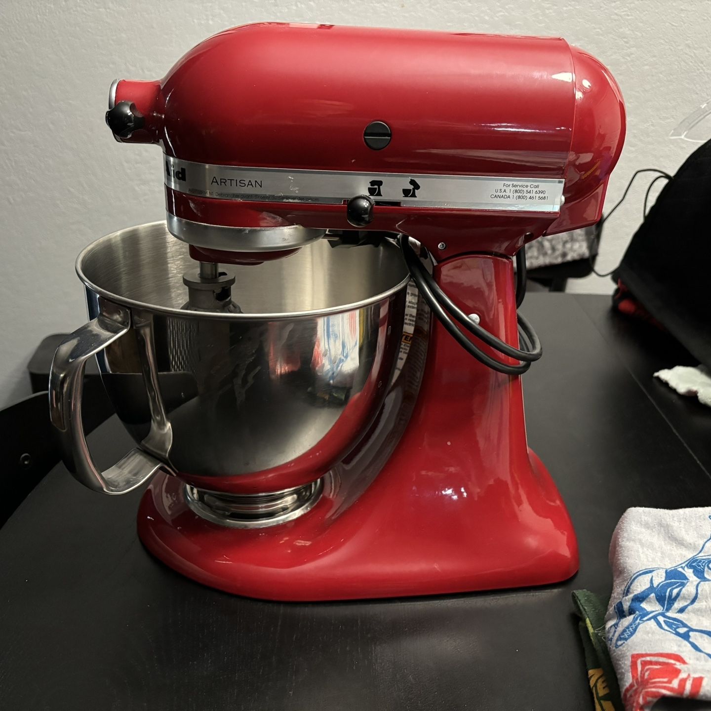 KitchenAid Mixer With Dust Cover 