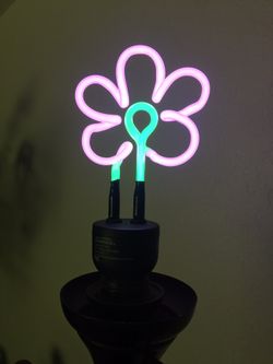 Flower shaped neon light bulb