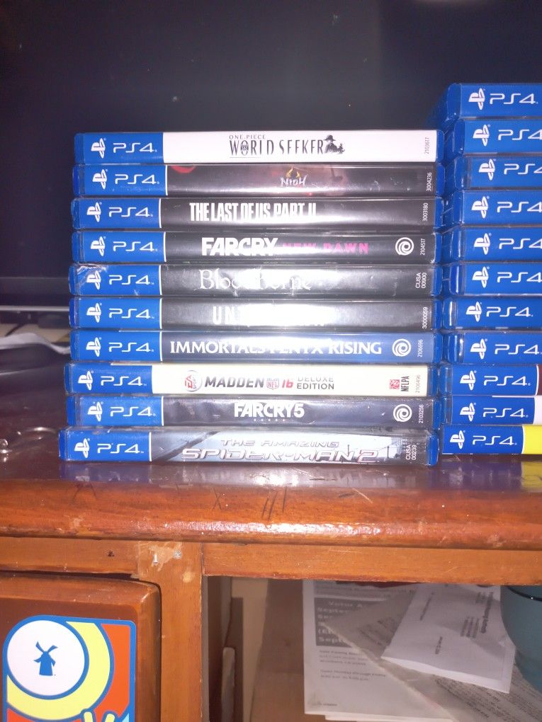 PLAYSTATION 4 GAMES And Controllers MAKE ME AN OFFER .... 