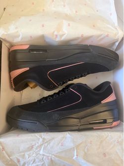 Jordan• 2/3 in Black, Rust Pink