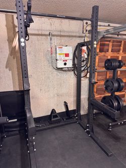 Rogue Fitness HR-2 Half Rack + Spotter Arms