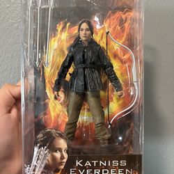 Hunger Games collectible toy "Katniss", new.