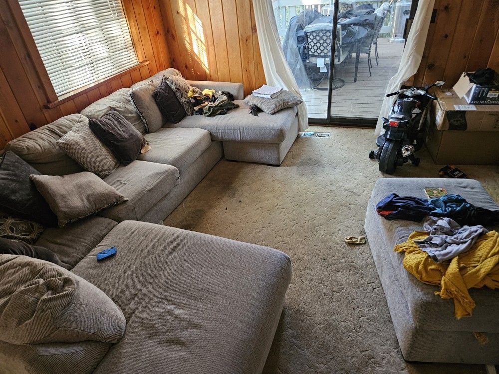 Sectional Free Sofa