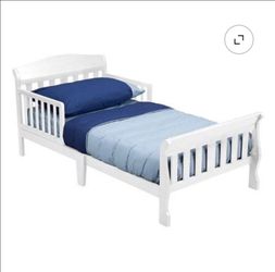 White Wooden Toddler Bed