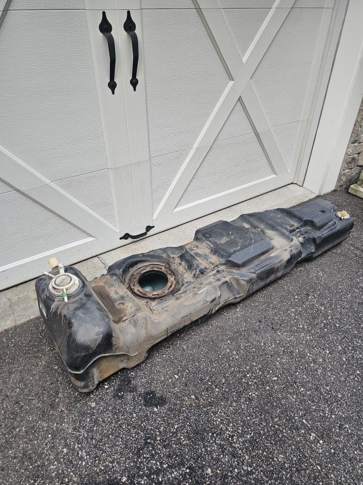 2007-2018 Jeep Wrangler JK Jku 4-door Fuel Petrol Gas Tank