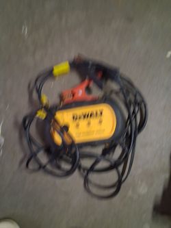Battery charger automotive.