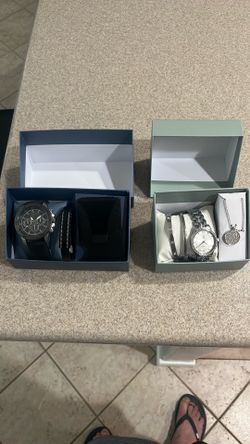 Men’s and women’s watch set
