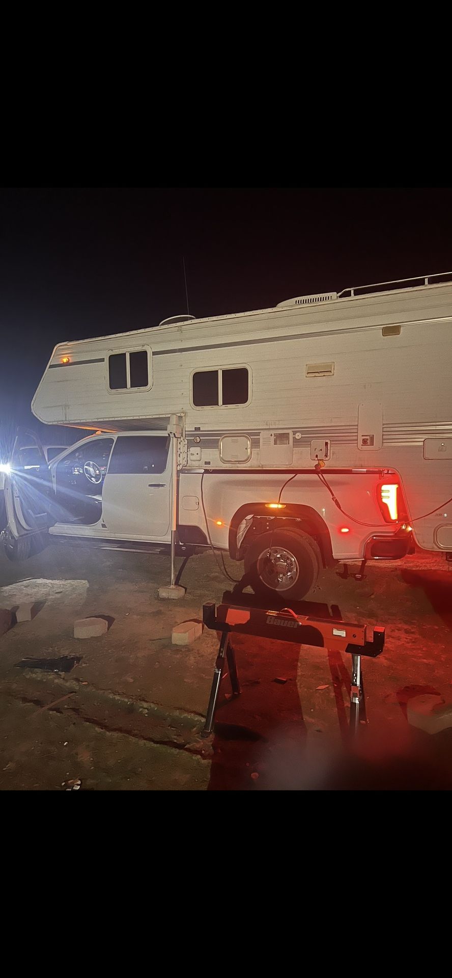 1998 Cabover Camper