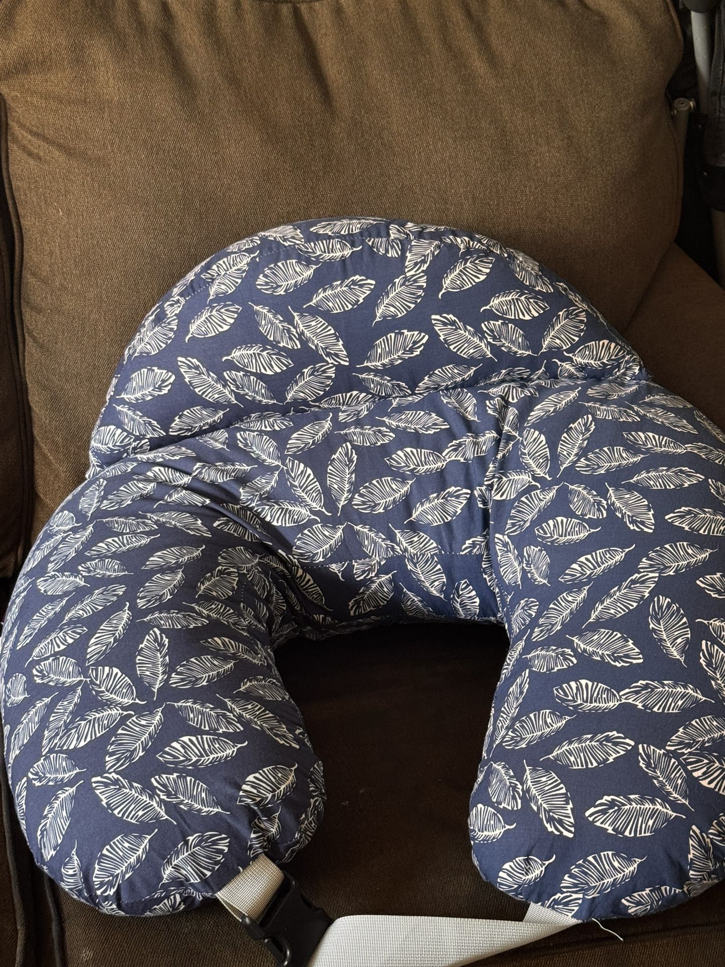 boppy breastfeeding pillow