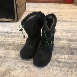 Boys Size 3 Dream Pairs Snow Boots