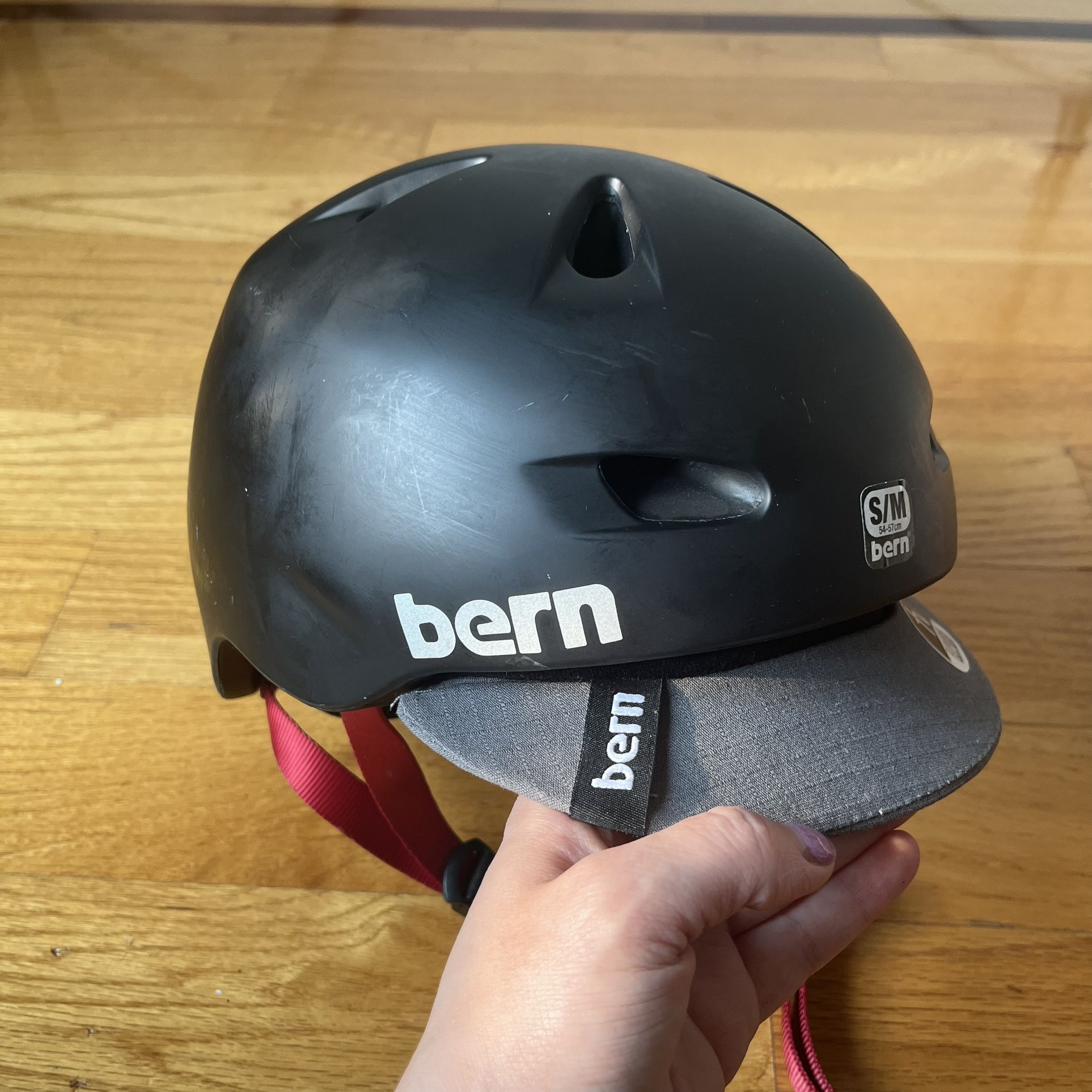 Black and Gray Bern Brentwood Zip Mold Snow/Ski Helmet S/M 54-57cm