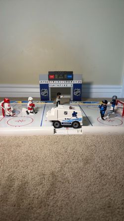 Playmobile - Hockey Set /w characters, Zamboni, and locker room