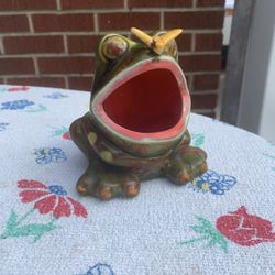 Vintage 1977 Ceramic Toad Sponge Holder- Handcrafted