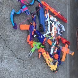 18 Nerf Guns