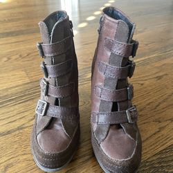 Jump For The People Women's leather heeled ankle bootsSize US7