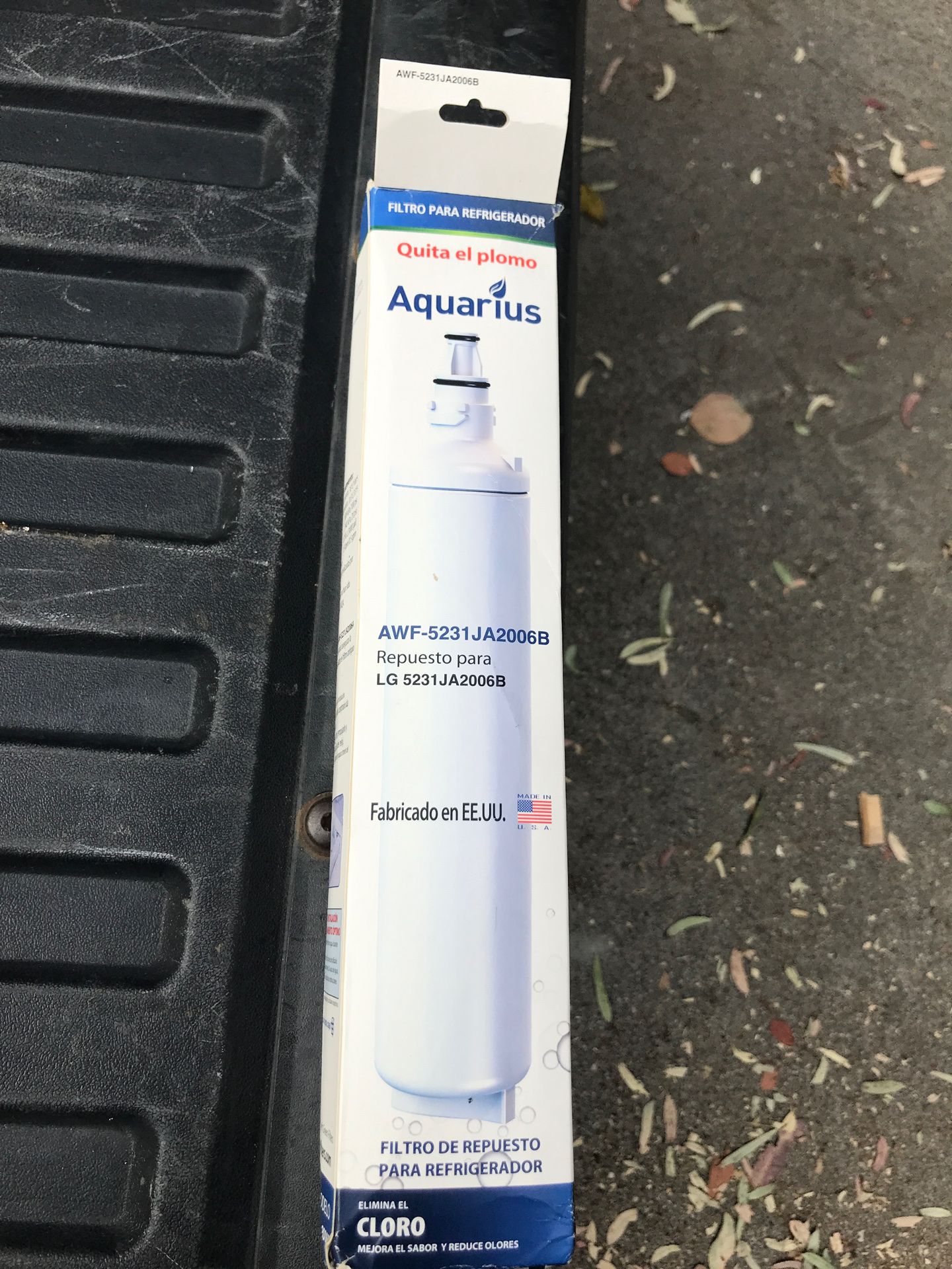 Refrigerator water filter