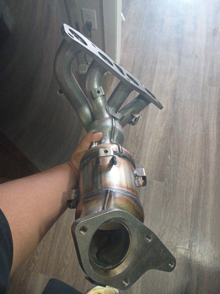 Exhaust Manifold For Nissan Sentra 2004