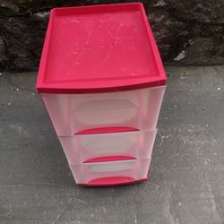 Very Good Condition Plastic Dresser 