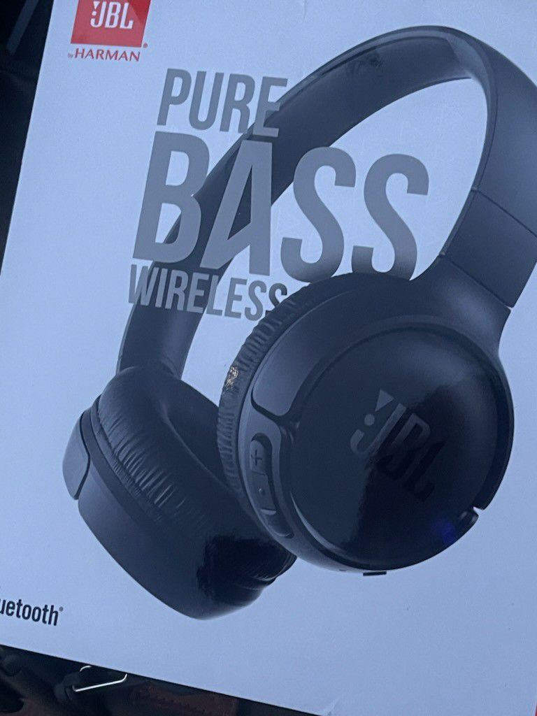 JBL Pure Bass Wireless 