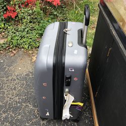28” Luggage With Four Wheels 
