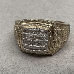 10k Diamond Ring 