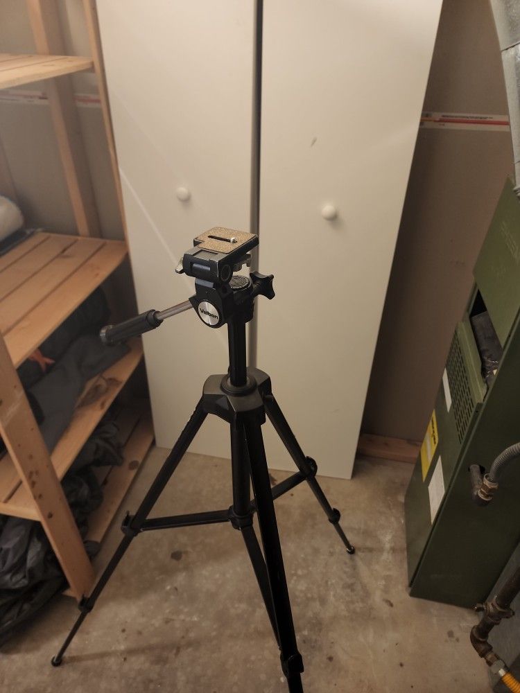 Velbon Victory 451 Tripod (4'10 in)