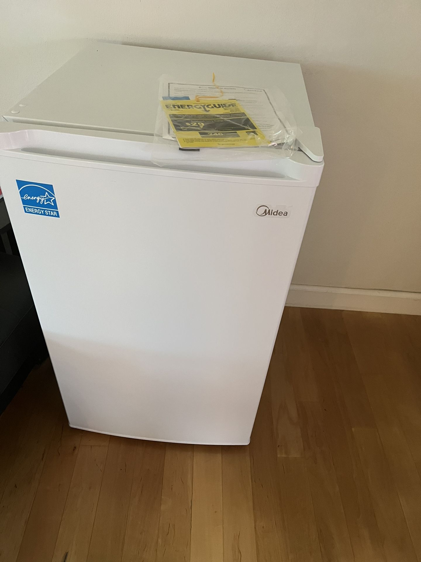 LIKE NEW SMALL MIDEA FREEZER ENERGY EFFICIENT