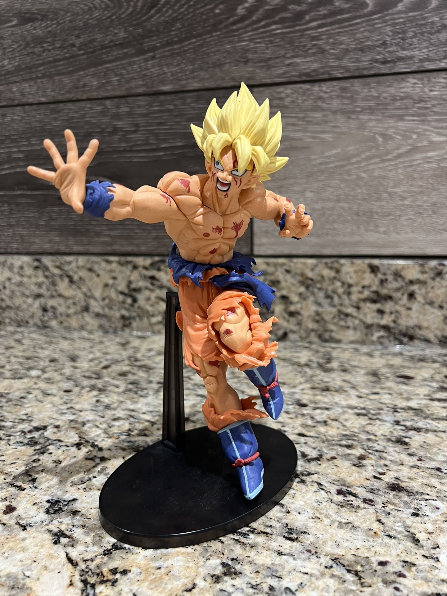Dagon Ball Goku Statue
