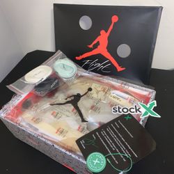 Air Jordan 4 Retro SP 'Sail' Off-White WMNS 10.5/MENS 9 WITH EXTRA LACES AND TAG