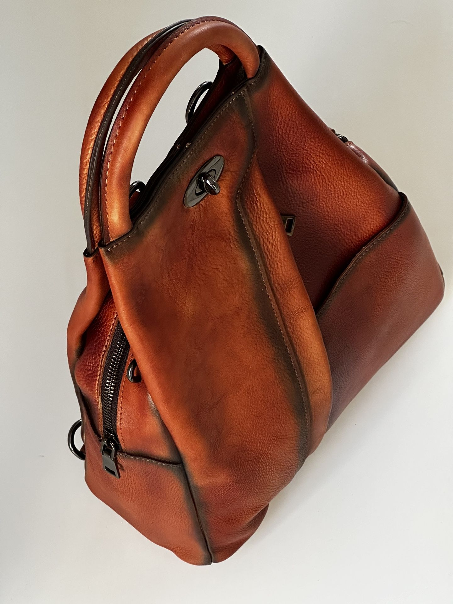 QUQUITO Retro Backpack for Women Genuine Cow Leather Shoulder Bag Commuter Handbag Large Capacity Travel Backpacks.