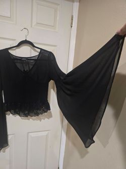 Sale!New beautiful Sheer blouse size Large (reseda)