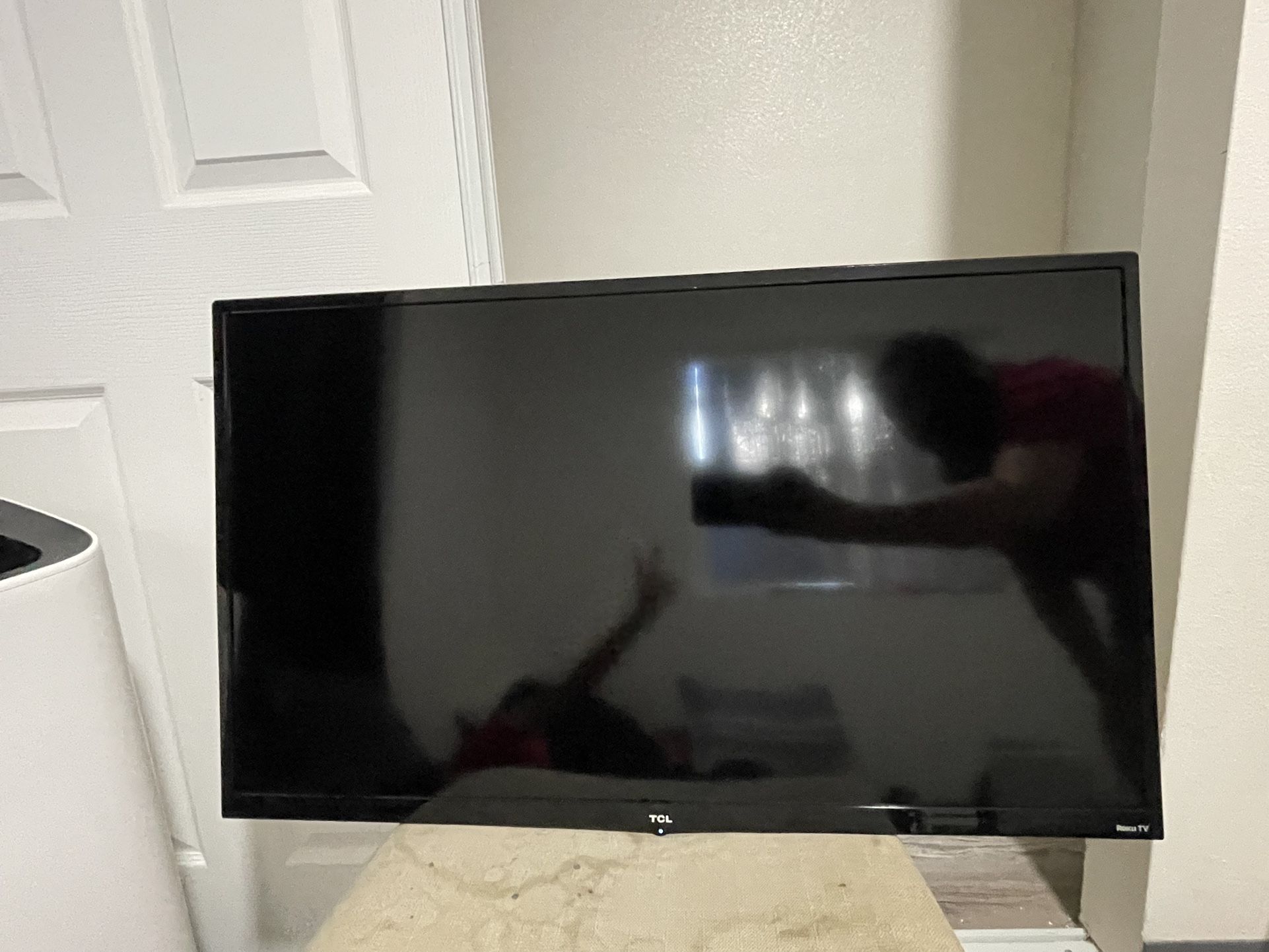 TCL ROKU 32inch