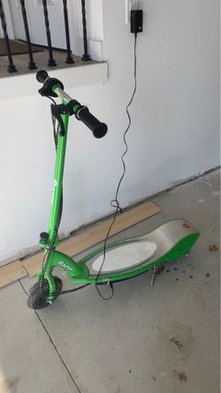 Electric razor scooter