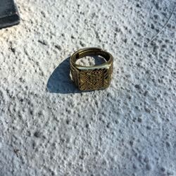 fake gold ring 