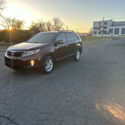 KIA SORENTO 2014 AWD CLEAN CARFAX LOW MILES 