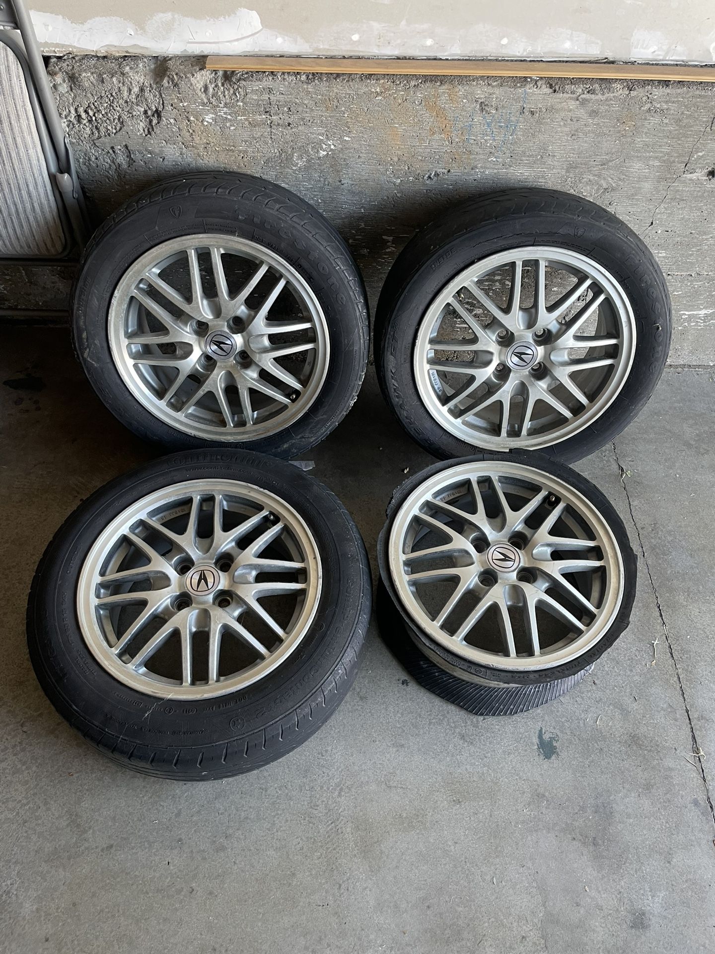 Acura Integra LS wheels
