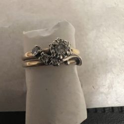 Aniño de Oro De 14k  4 Diamantes 