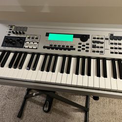 Yamaha MO8 Keyboard and Synth