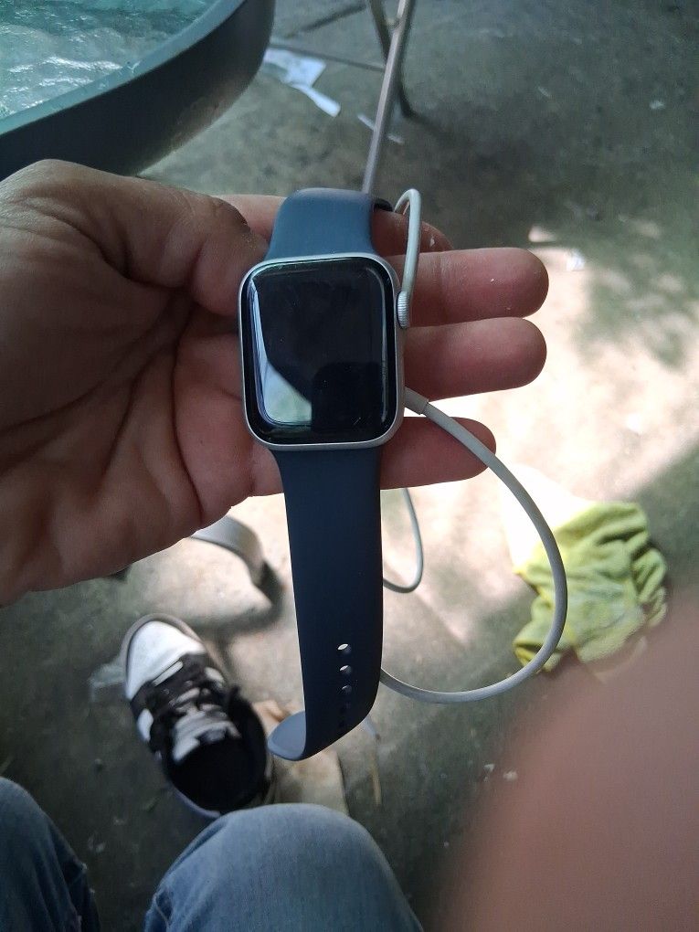 Apple Watch. SE UNLOCKED